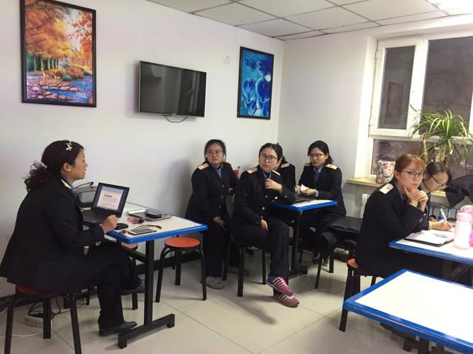 烏南營(yíng)業(yè)部開(kāi)展青年大學(xué)生集裝箱業(yè)務(wù)與駕駛員培訓(xùn)